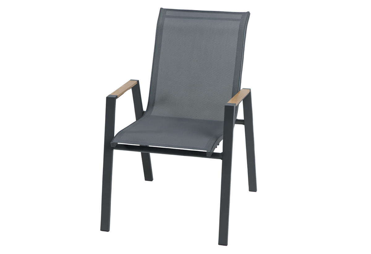 Απεικονίζεται μια από τις πολυθρόνες.